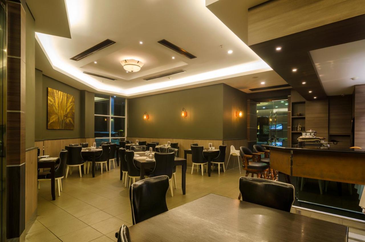 Mariner Hotel Labuan Bagian luar foto