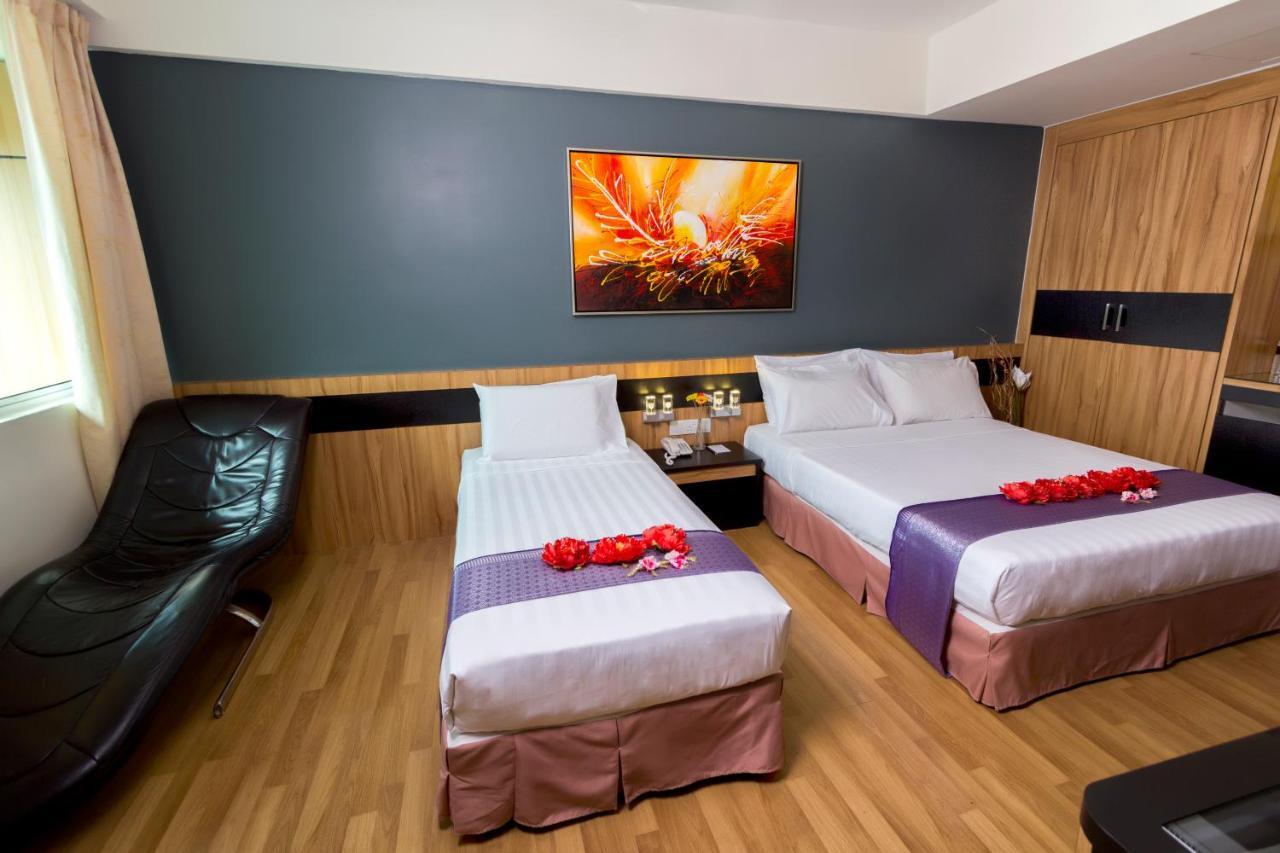 Mariner Hotel Labuan Bagian luar foto
