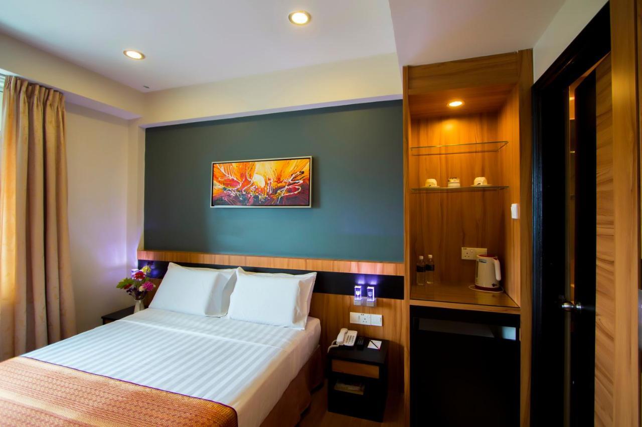 Mariner Hotel Labuan Bagian luar foto